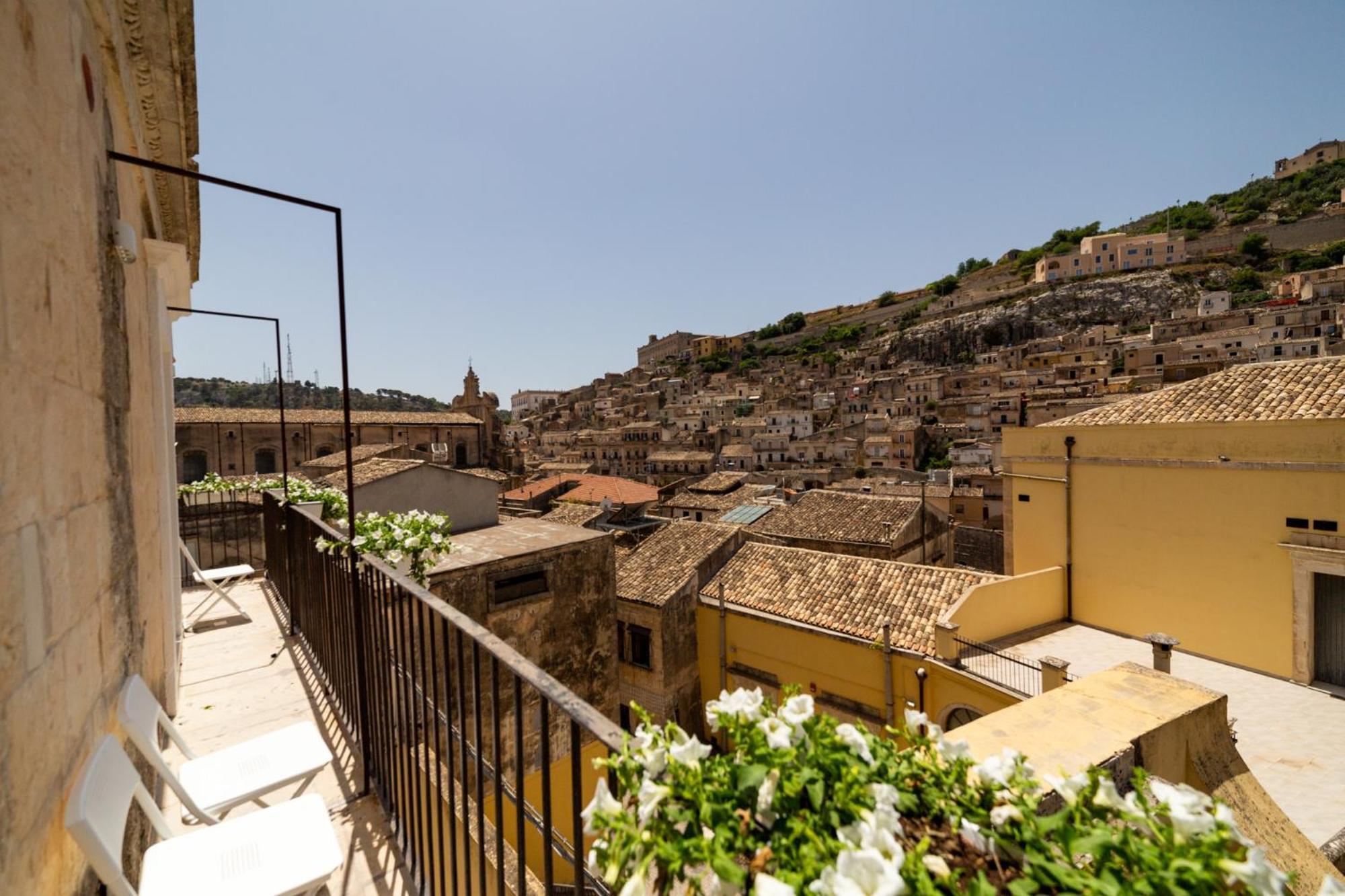 A Casa Di Cassi Hotel Modica Bagian luar foto